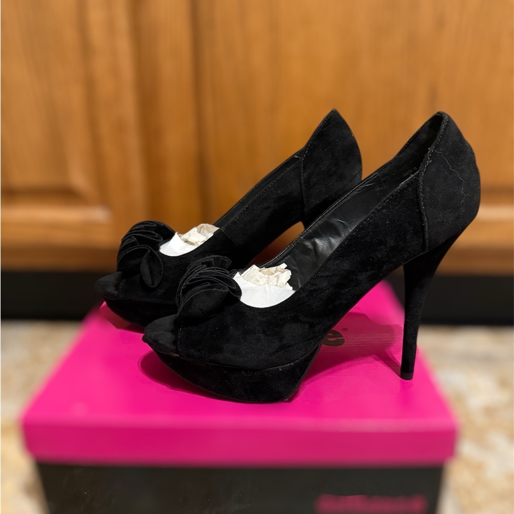 Dollhouse | Elegant Black High Heels ignite